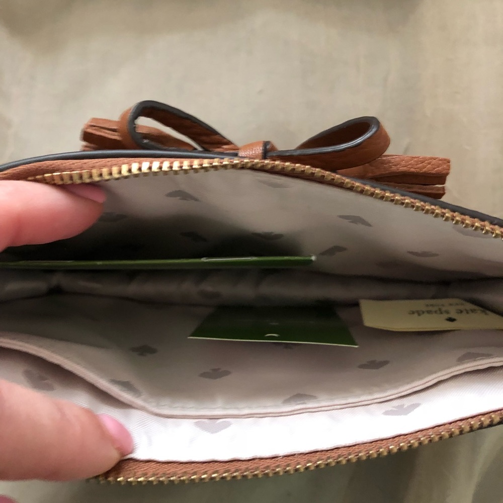 Kate Spade Hayes Wristlet/Clutch NWT - Picture 4 of 7